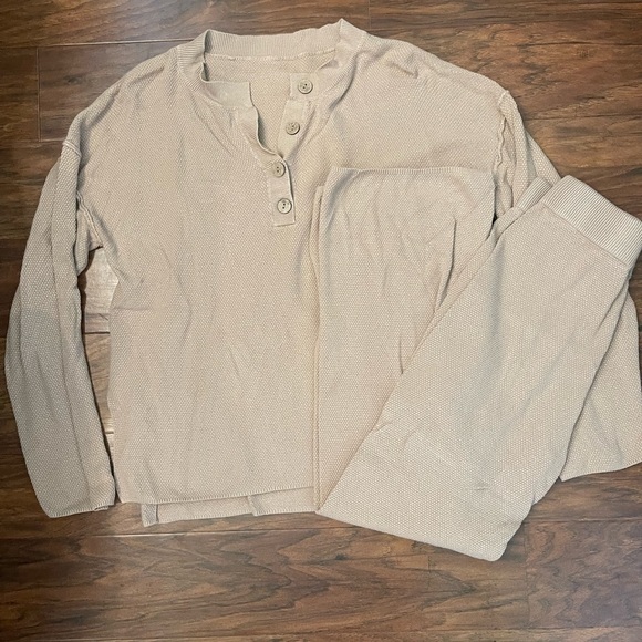 Amazon 2 Piece Set Size M - Picture 1 of 6